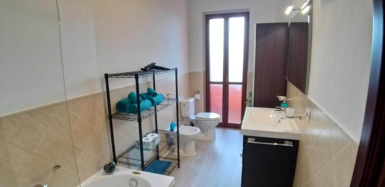 Casa Rosy - Stanza Privata Con Bagno Esclusivo E Parcheggio Gratuito Lejlighed Porto Torres Eksteriør billede